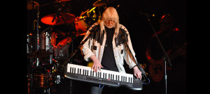 Read more about the article ‘White Frankenstein’ Edgar Winter: The First to Wear a Strap-on